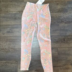 NWT Women’s Fabletics Tan Floral Leggings Medium